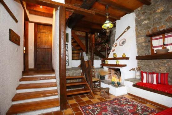 Mariolata Stone House Villa Lilaia Exterior photo