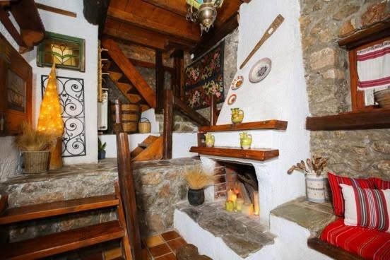 Mariolata Stone House Villa Lilaia Exterior photo